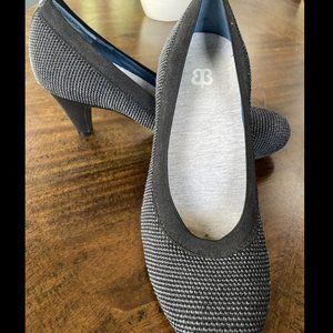 Betabrand Late To The Gate Comfort Travel Heels Gray Size 10